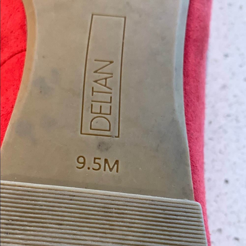 Women's Red Ballet Flats - Picture 12 of 12
